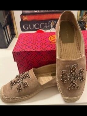 Tory Burch Beige Suede Espadrille Slip-Ons with Embellished Logo New never Worn